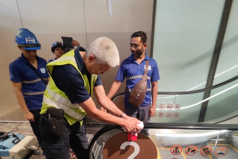 escalator cleaning